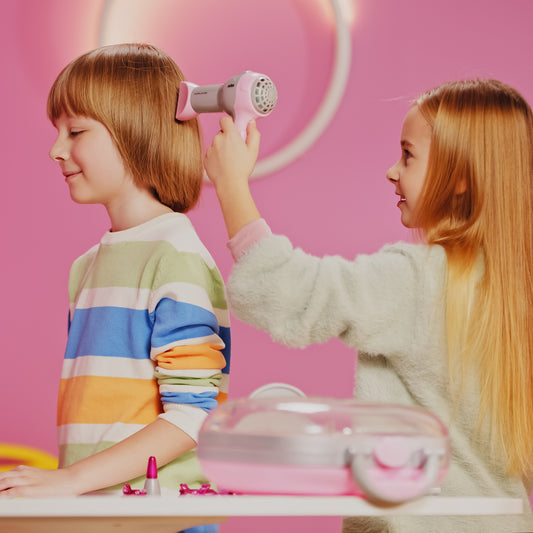 Hairdressing case with hairdryer