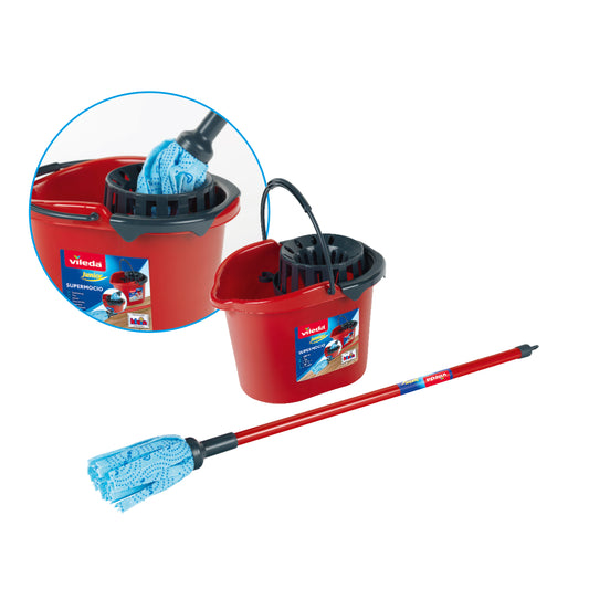 Mop set with bucket and attachment