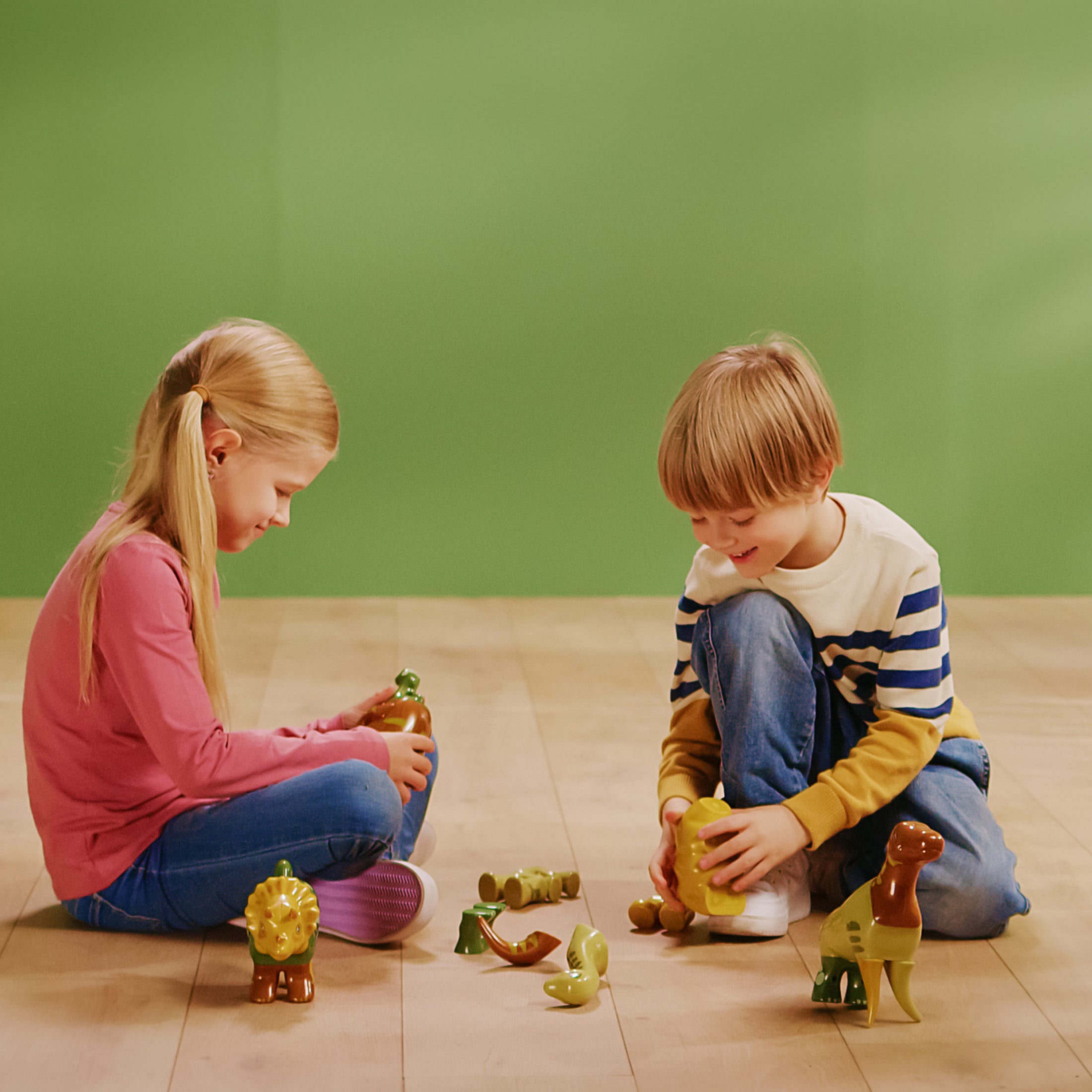 Magnet-Dino-Puzzle mit 4 Dinos