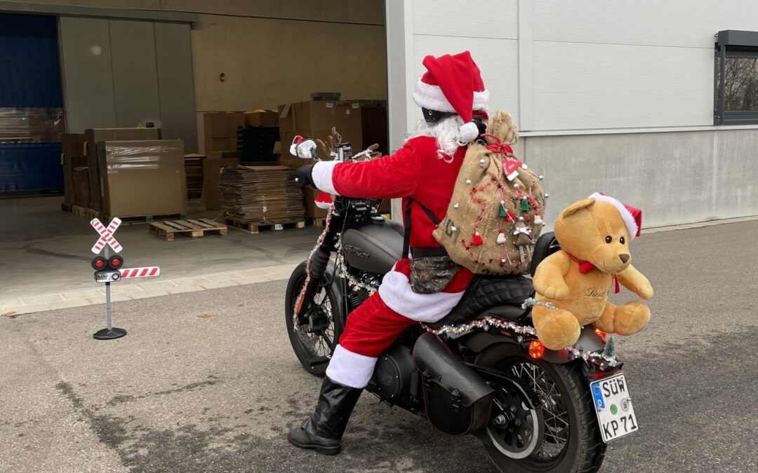 Theo Klein & the ‘’Riding Santas”